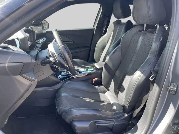 Peugeot 2008 (2022) — foto 7 van 19