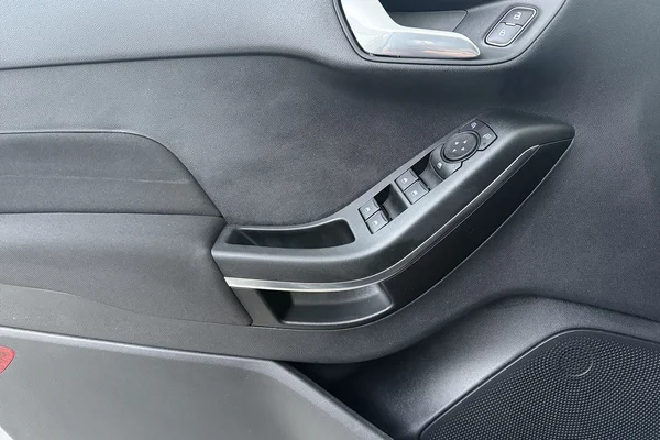 Ford Fiesta (2022) — foto 9 van 22