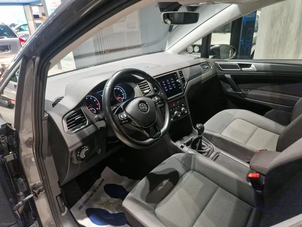 VOLKSWAGEN Golf Sportsvan (2020) — foto 23 van 26