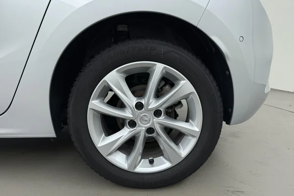 Opel Corsa (2023) — foto 14 van 17