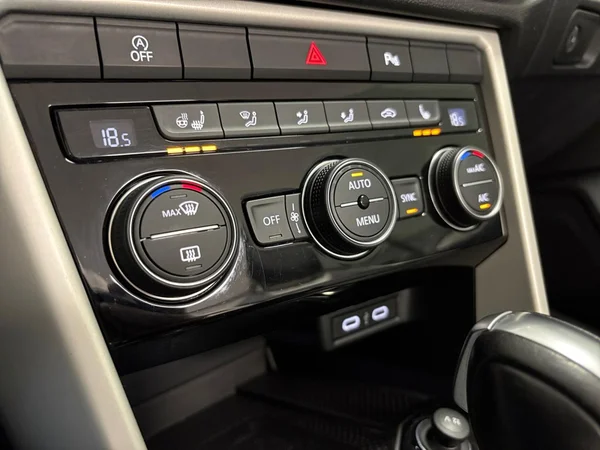 VOLKSWAGEN T-Roc Cabriolet (2020) — foto 2 van 14