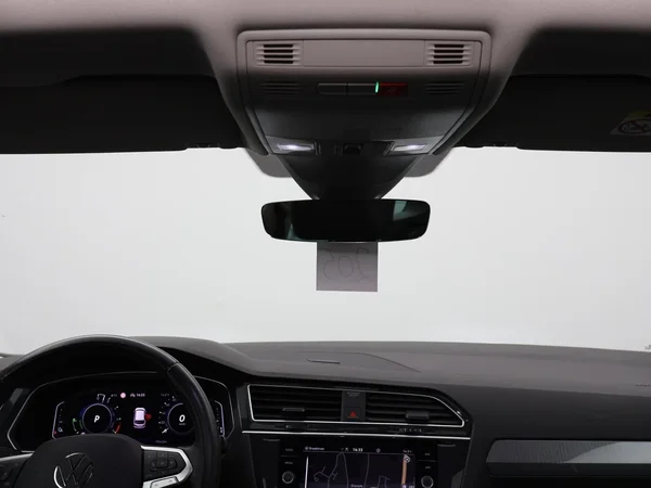 Volkswagen Tiguan (2021) — foto 19 van 29