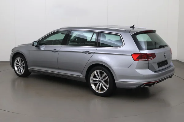 Volkswagen Passat SW (2023) — foto 17 van 23