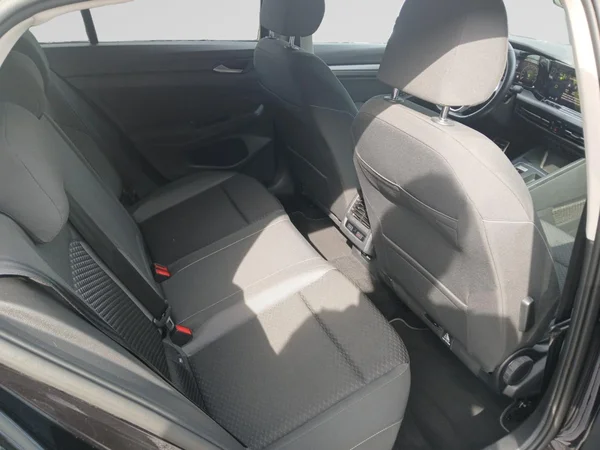 VOLKSWAGEN Golf VIII (2021) — foto 19 van 20