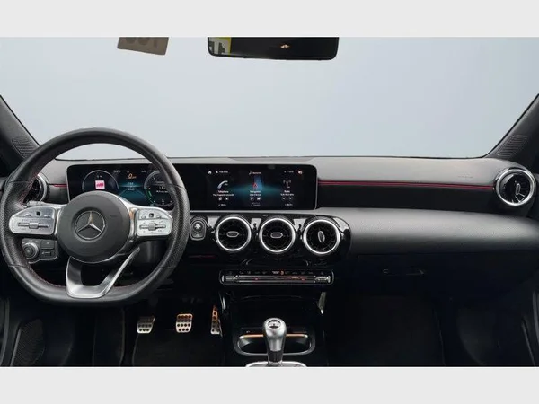 Mercedes-Benz A 160 (2019) — foto 8 van 29