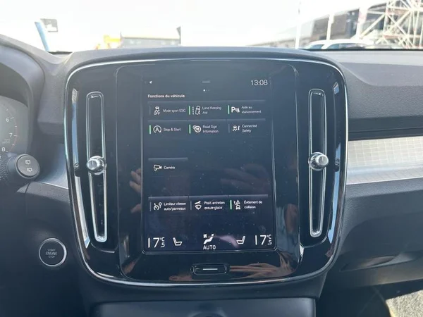 VOLVO XC40 (2024) — foto 10 van 31
