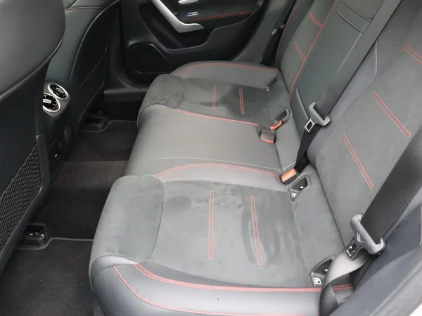 Mercedes-Benz A-Klasse (2023) — foto 9 van 24