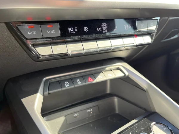 AUDI A3 Sportback (2024) — foto 7 van 21