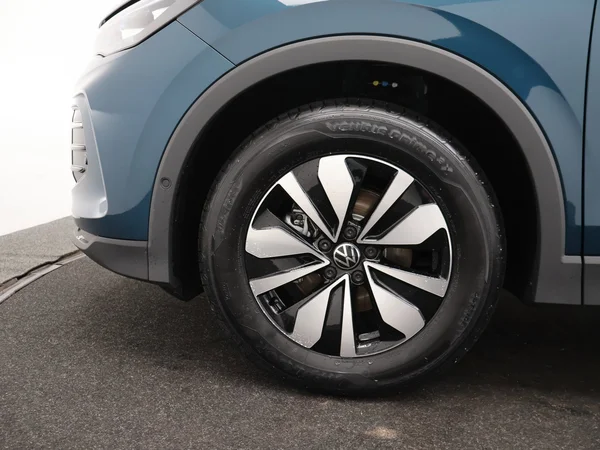 VOLKSWAGEN Tiguan (2026) — foto 15 van 24