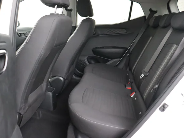 HYUNDAI i10 (2025) — foto 5 van 25