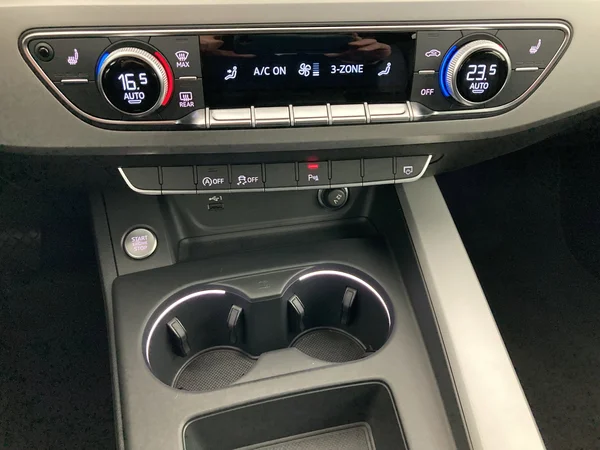 AUDI A4 Avant (2023) — foto 18 van 36