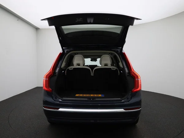 Volvo XC90 (2022) — foto 4 van 49