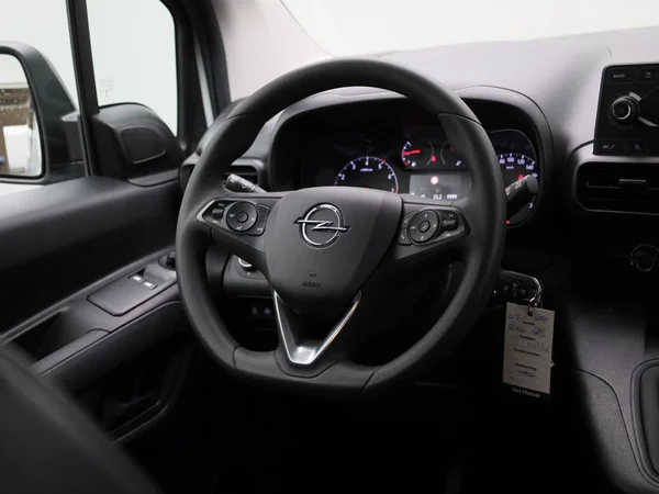 Opel Combo Life (2022) — foto 4 van 33