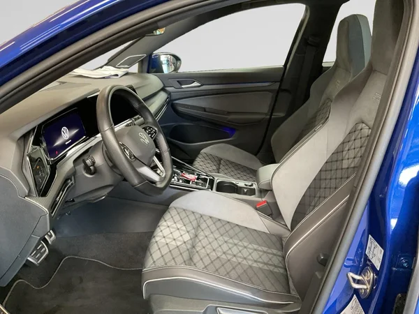 VOLKSWAGEN Golf VIII SW (2024) — foto 23 van 23