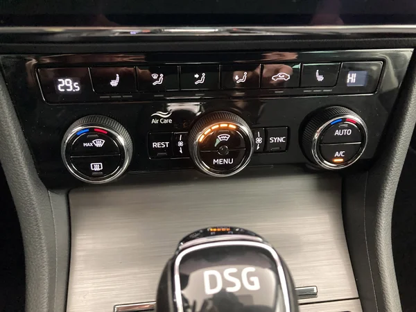 SKODA Superb Combi (2020) — foto 17 van 36
