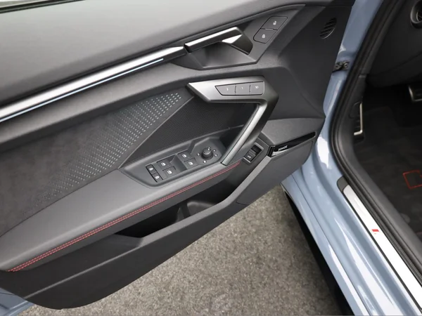 AUDI RS3 Sportback (2025) — foto 6 van 26