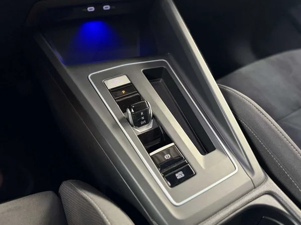 Volkswagen Golf Variant (2022) — foto 3 van 20