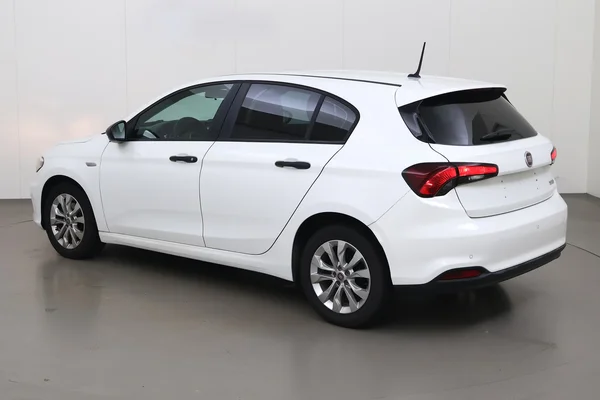 Fiat Tipo Hatchback (2019) — foto 17 van 23