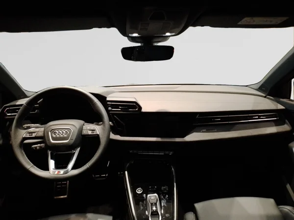 AUDI A3 Alltstreet (2024) — foto 5 van 13