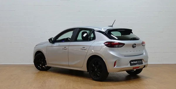 Opel Corsa (2024) — foto 18 van 23