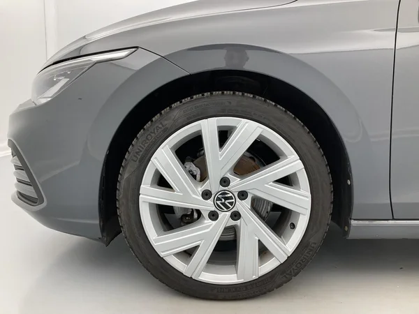 VOLKSWAGEN Golf VIII (2021) — foto 4 van 36