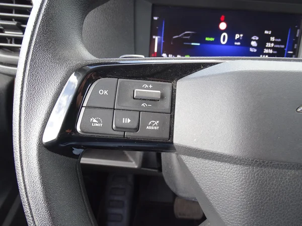 Opel Vivaro (2024) — foto 22 van 33