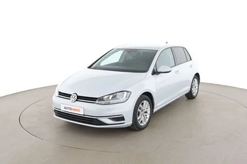 Volkswagen Golf a529111a-8235-4a6f-8320-a4435ea5599d