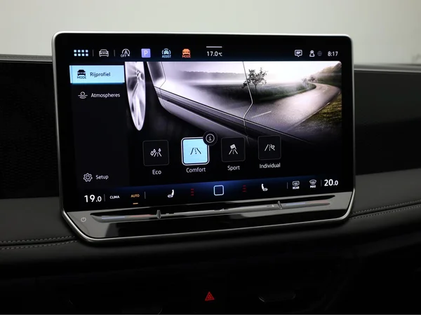 VOLKSWAGEN Tiguan (2024) — foto 13 van 22