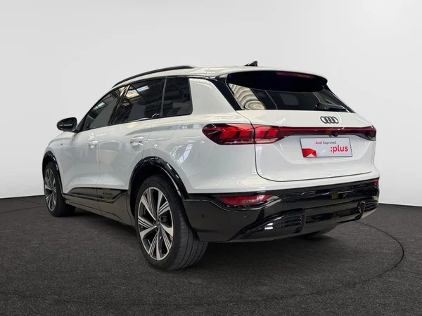 AUDI Q6 e-tron (2026) — foto 8 van 15