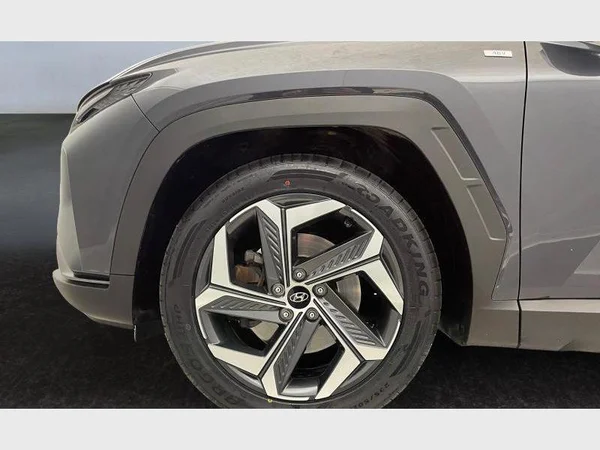 Hyundai TUCSON (2021) — foto 2 van 30