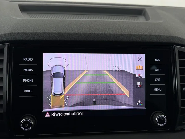 SKODA Karoq (2025) — foto 18 van 18