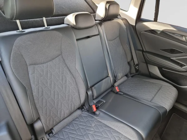 VOLKSWAGEN Tiguan (2024) — foto 11 van 23