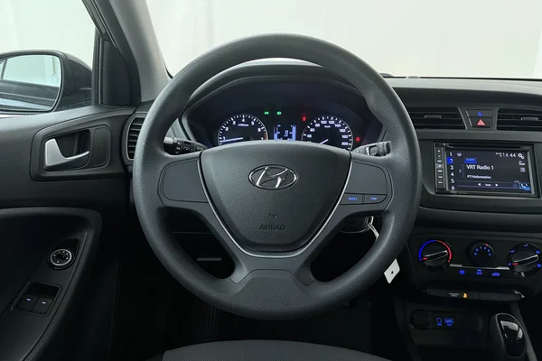 Hyundai i20 (2017) — foto 2 van 16