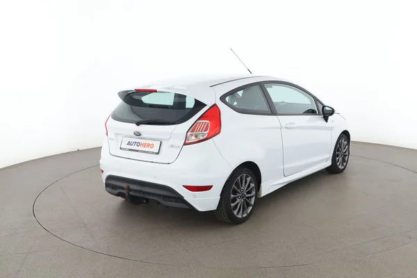 Ford Fiesta (2017) — foto 12 van 16