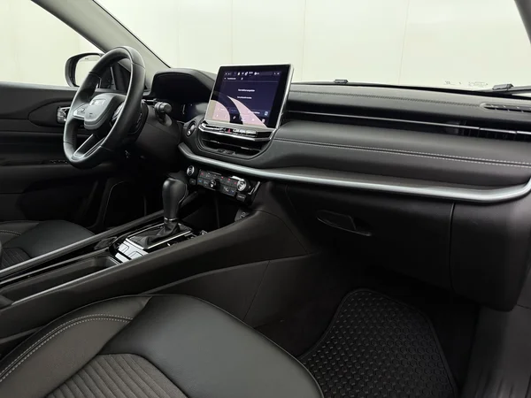 JEEP Compass (2024) — foto 3 van 29