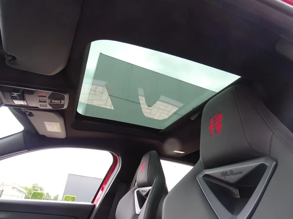 Alfa Romeo Junior (2025) — foto 22 van 31