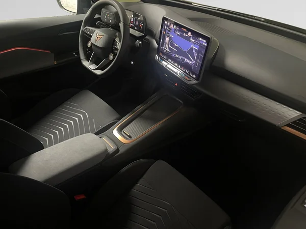CUPRA Born (2025) — foto 9 van 15