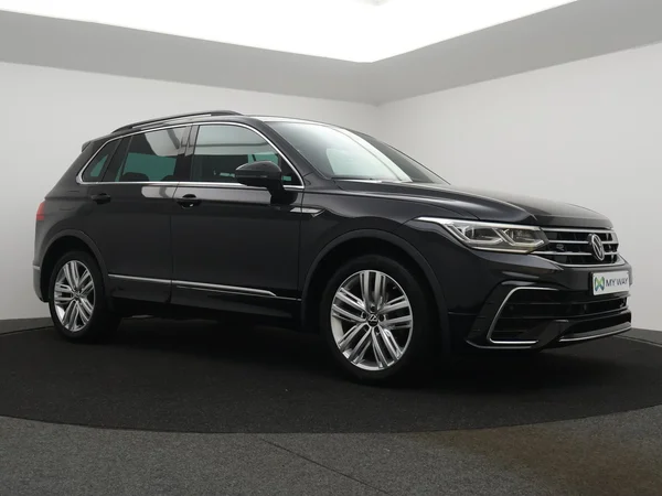 VOLKSWAGEN Tiguan (2022) — foto 19 van 27
