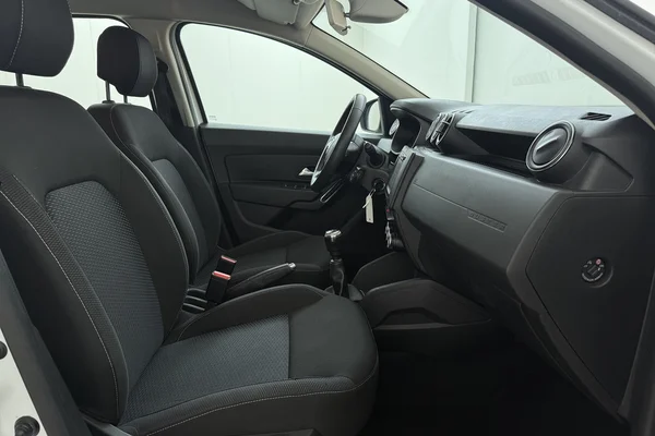 Dacia Duster (2018) — foto 18 van 20