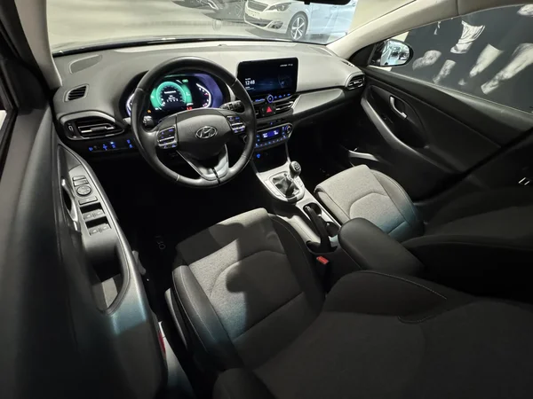 Hyundai i30 (2024) — foto 3 van 24