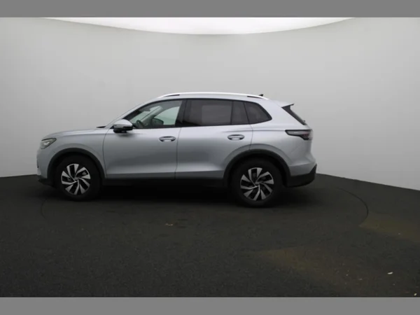 VOLKSWAGEN Tiguan (2026) — foto 11 van 15