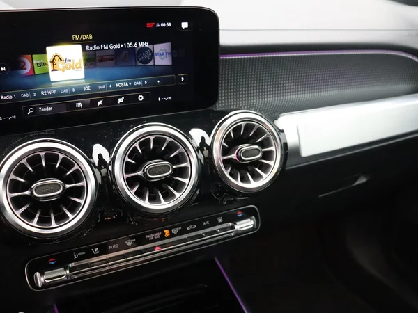 Mercedes-Benz EQB (2023) — foto 5 van 29