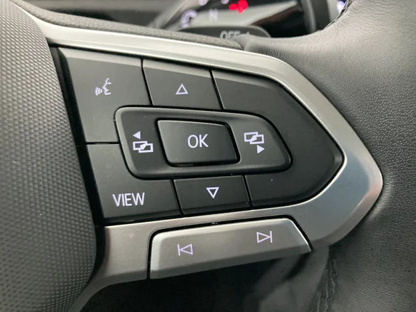 VOLKSWAGEN Tiguan (2025) — foto 16 van 36
