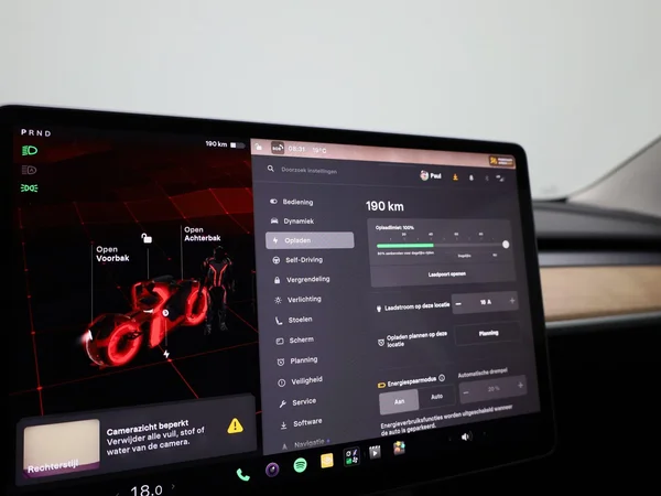 Tesla Model 3 (2022) — foto 9 van 40