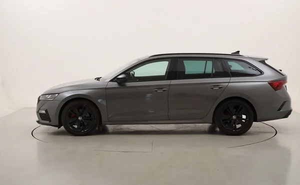 Skoda Octavia Sw Rs (2022) — foto 12 van 31