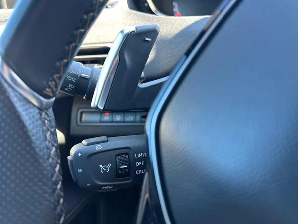 PEUGEOT 5008 Dsl (2022) — foto 19 van 32