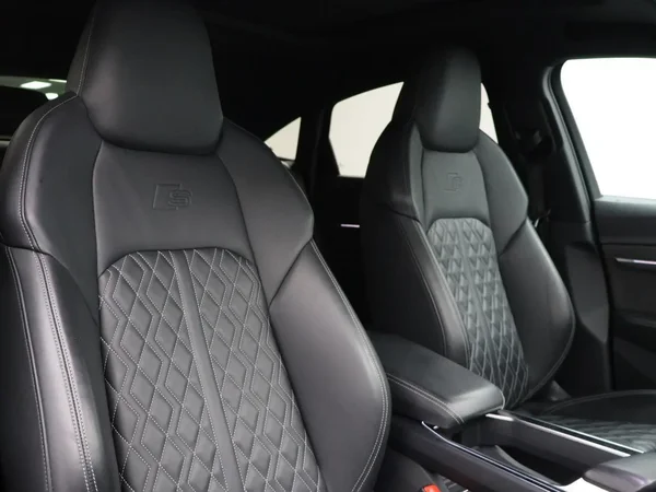 Audi e-tron (2021) — foto 2 van 29