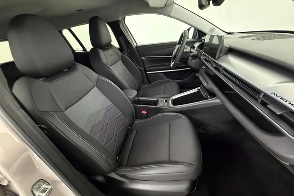 Jeep E-Avenger (2025) — foto 5 van 26