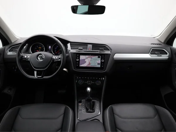 VOLKSWAGEN Tiguan (2019) — foto 20 van 21