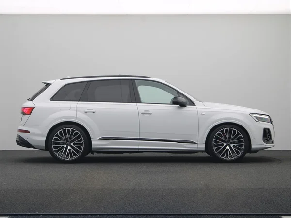 AUDI Q7 e-hybrid (PHEV) (2025) — foto 13 van 28